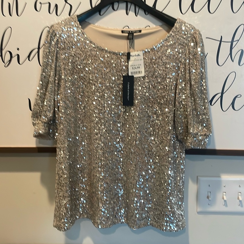 NWT Gold sequin Cable & gauge short sleeve top